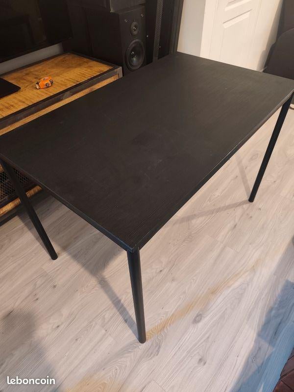 Table IKEA noire – bon état – démontable, Enlèvement, Utilisé, Rectangulaire