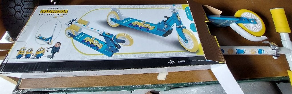 Op  deze stevige step met 2 wieltjes verplaatst, Ophalen, Zo goed als nieuw