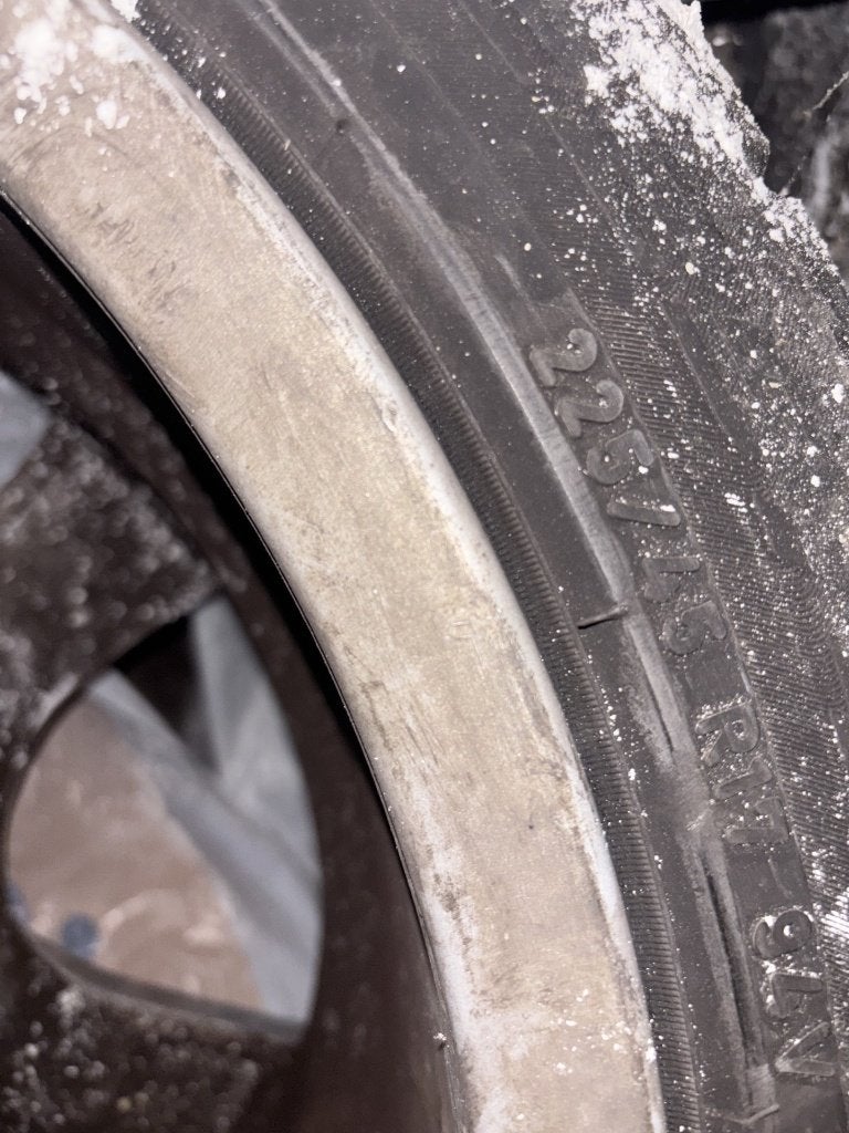 Vends Pneus sur Jantes BMW, Pneus hiver, Véhicule de tourisme, Autres dimensions, Pneu(s)