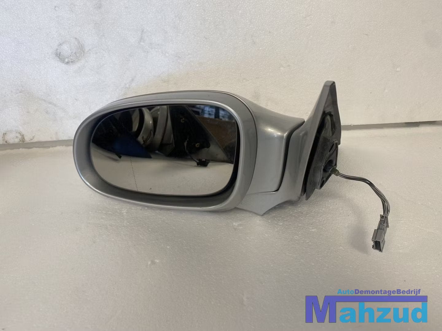MERCEDES SLK R170 Links spiegel grijs 96-04 grey mirror, Gebruikt, Mercedes-Benz AG, Mercedes-Benz, Mercedesstrasse 120
70372  Stuttgart, DE