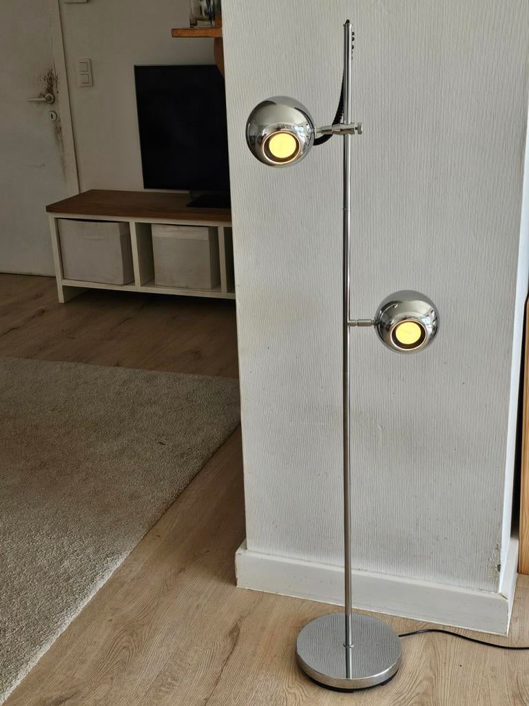 Retro Eyeball vloerlamp met 2 spots van Present Time, Enlèvement