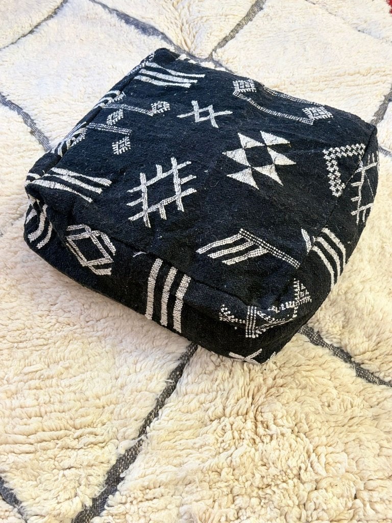 Handgemaakte kelim poef, Nieuw, Ophalen of Verzenden, Stof, 50 tot 75 cm
