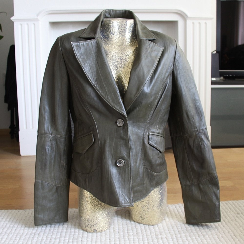 Mooie Soepele Leren Vila Jas (L) € 75,-, Kleding | Dames, Overige kleuren, Verzenden, Vila, Maat 42/44 (L)