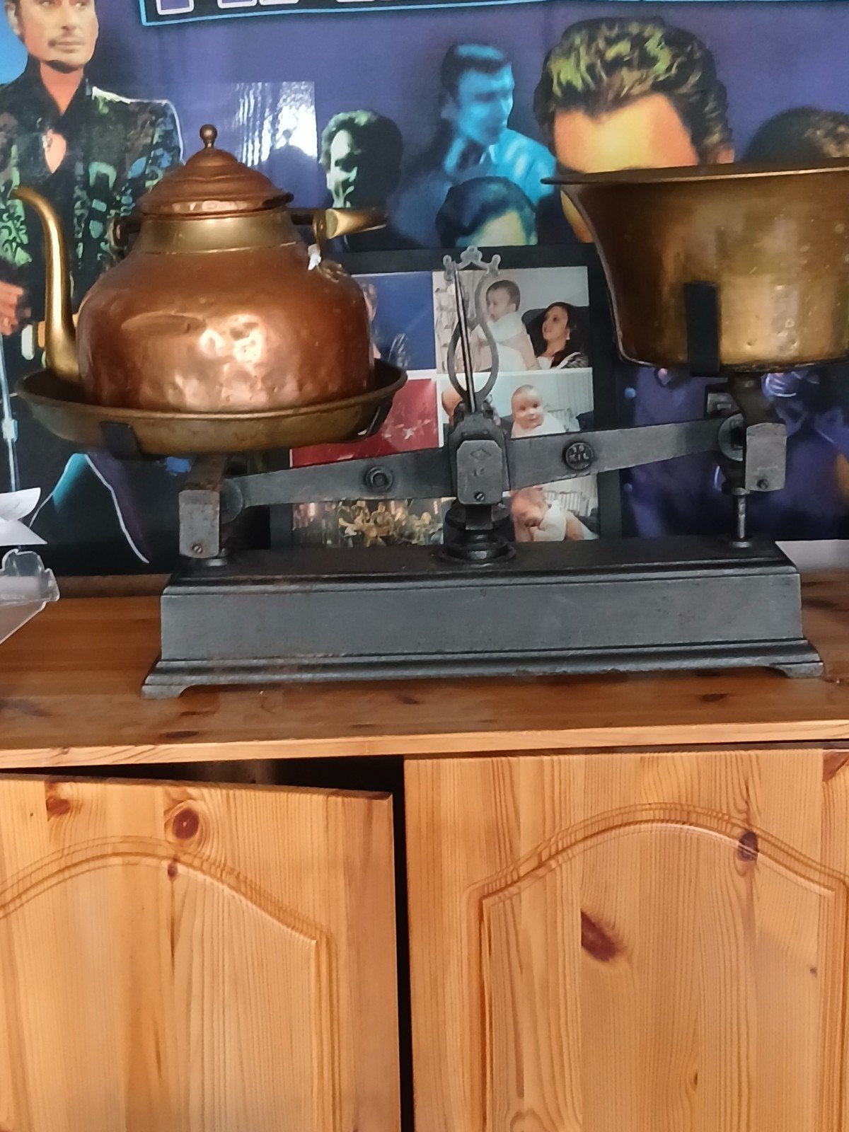 Balance + Bouilloire, Enlèvement
