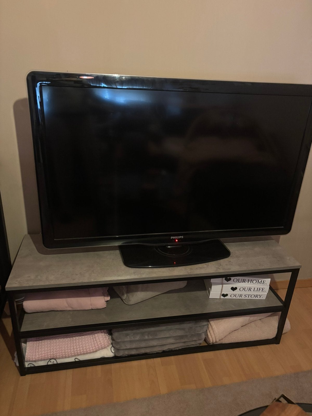 JYSK DOKKEDAL TV-meubel - Betonlook/Zwart, 25 à 50 cm, Moins de 100 cm, Comme neuf, 100 à 150 cm