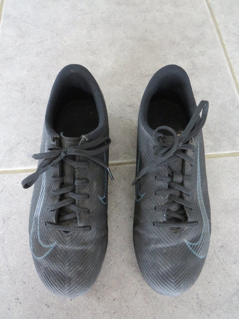 nike voetbalschoenen maat 38,5, Sports & Fitness, Football, Enlèvement ou Envoi, Comme neuf, Chaussures