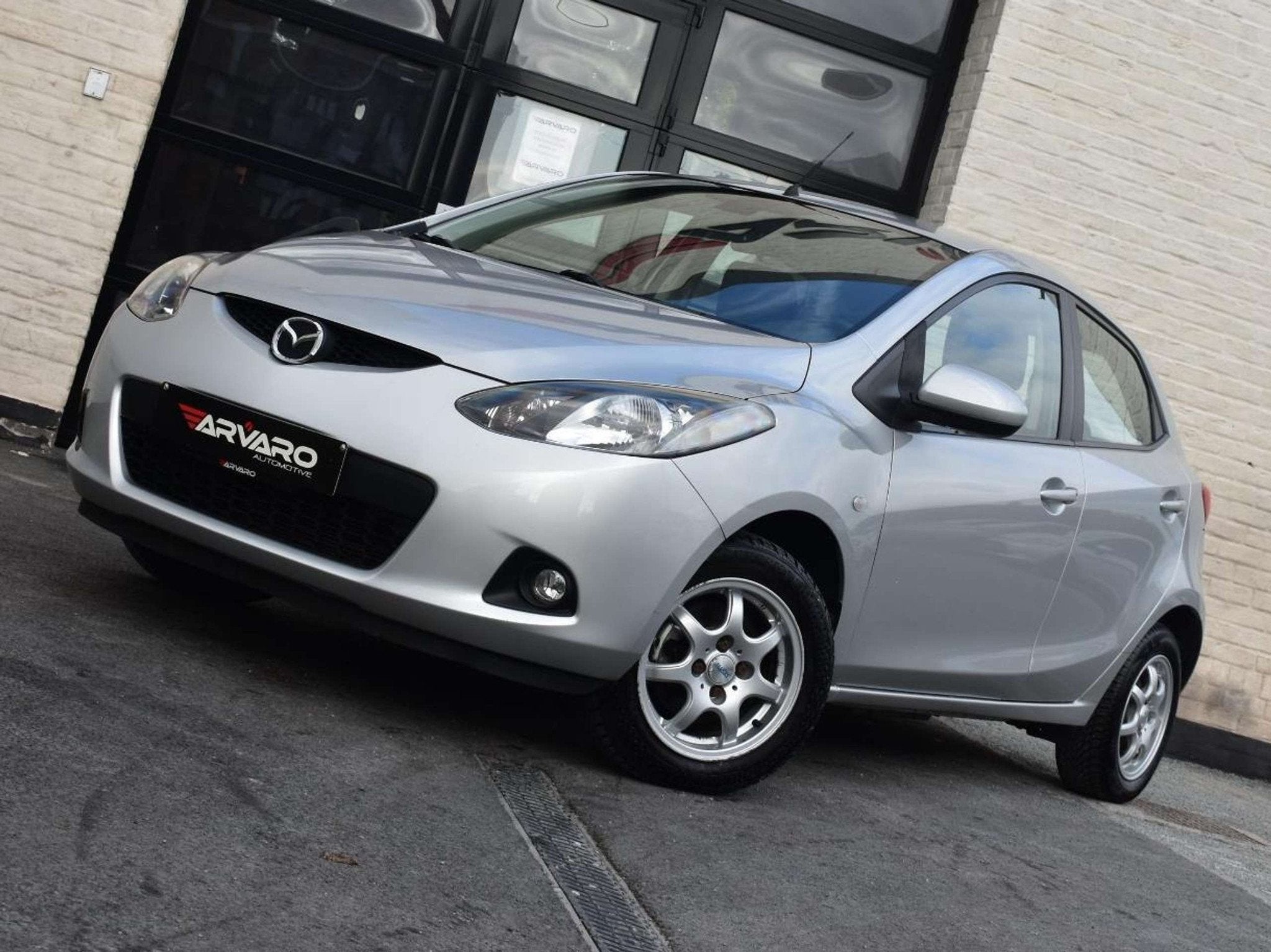Mazda 2 1.5i Sport / Verw Zetels / Cruise / Airco / Topstaat, Auto's, Voorwielaandrijving, Stof, Zwart, 4 cilinders