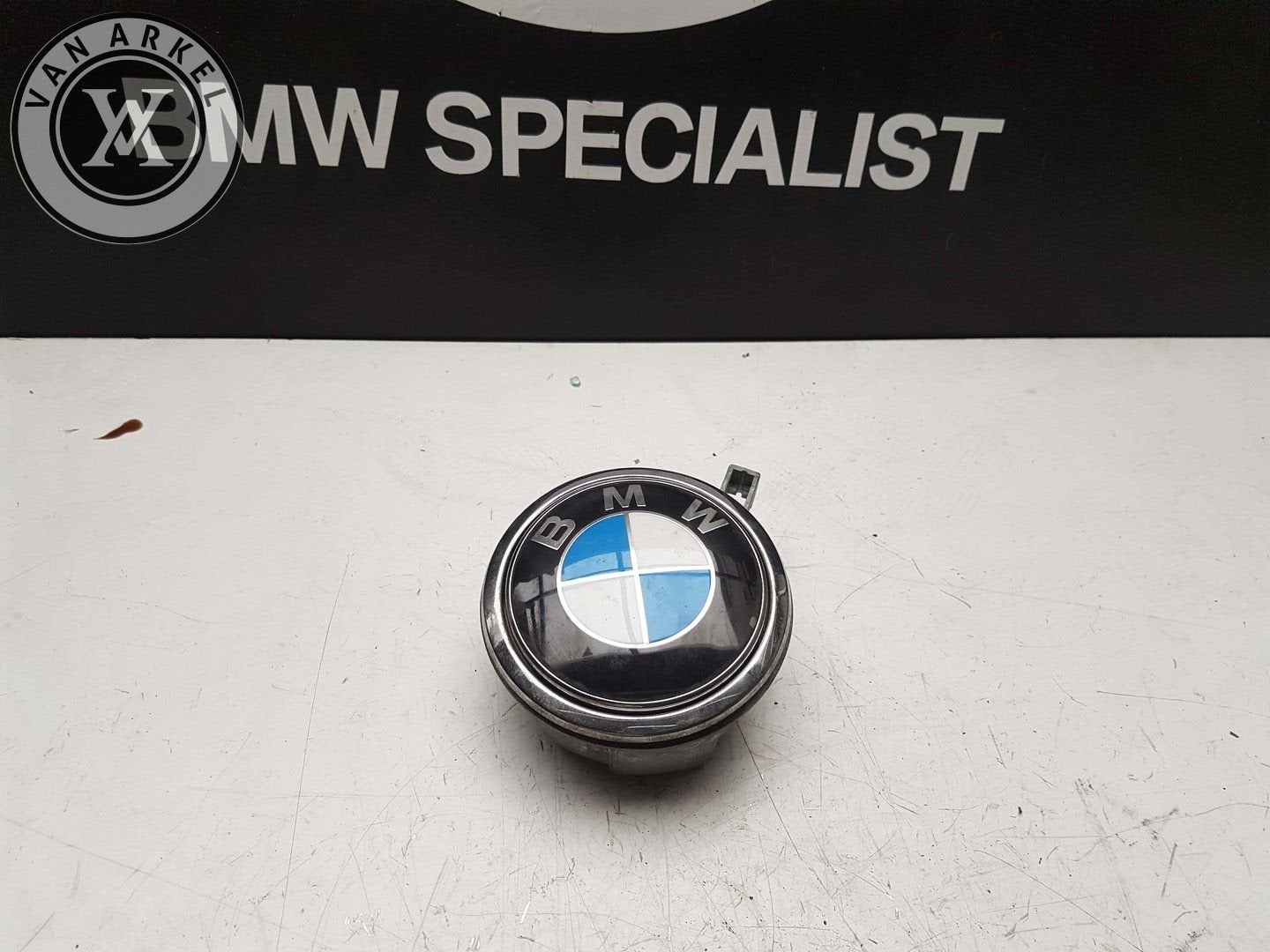 Bmw e87 e8x achterklep handgreep logo, Auto-onderdelen, Carrosserie, BMW, Gebruikt, Ophalen of Verzenden