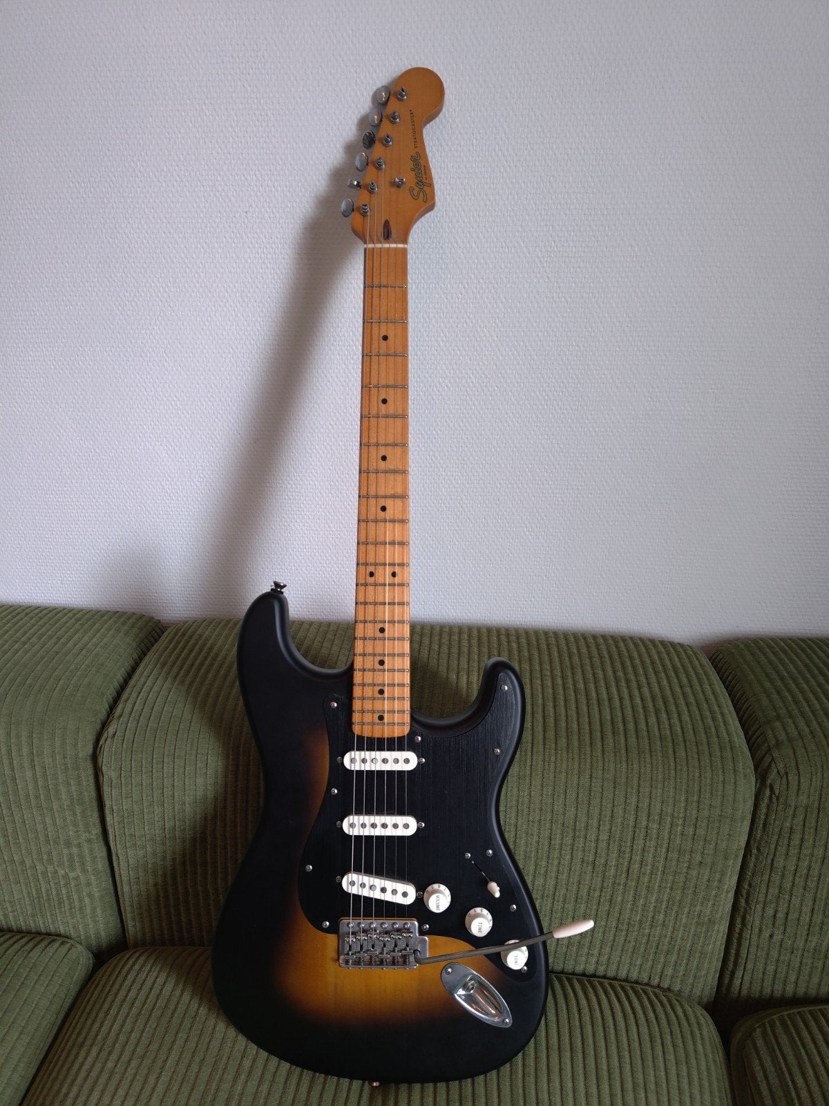Squier 40th Anniversary Statocaster, Enlèvement, Utilisé, Solid body, Autres marques