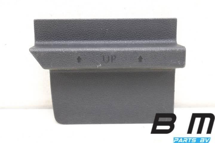 Schot bagageruimtebekleding links VW E-Golf 7 5G6867462A, Utilisé
