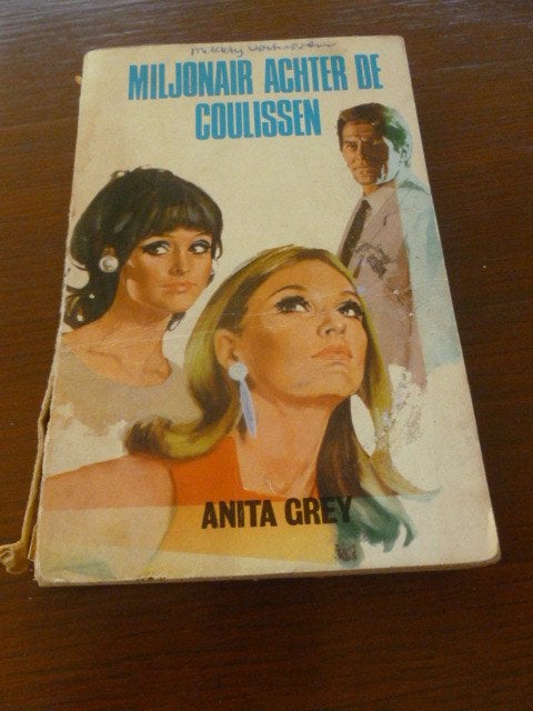 boek miljonair achter de coulissen, Boeken, Ophalen of Verzenden, Gelezen