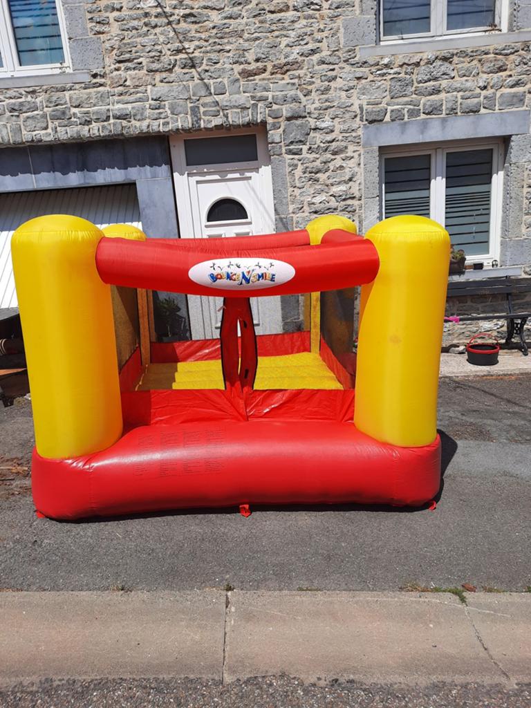 Château gonflable à moteur pour enfants, Enfants & Bébés, Enlèvement