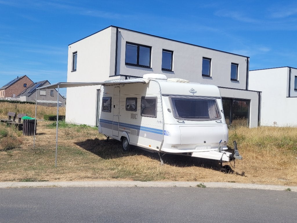 Hobby 470 UF Excellent, Airco, Thule, nieuw Frans bed, Caravans en Kamperen, Caravans, Standaardzit, Schokbreker, Hobby, 5 tot 6 meter