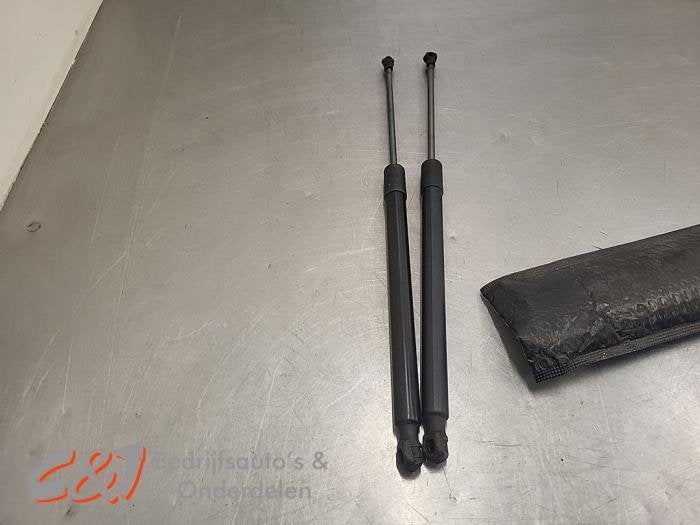 Kit amortisseur gaz hayon d'un Volkswagen Golf, Volkswagen, -, 3 mois de garantie, Utilisé