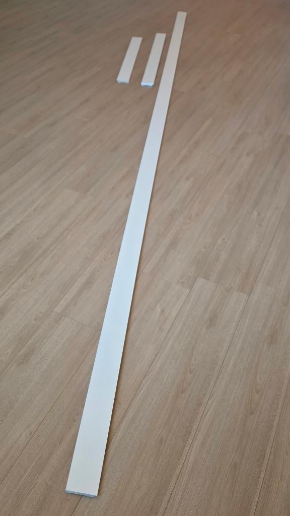 Gratis overschot wit houten plinten, Zo goed als nieuw, 250 cm of meer, Plinten, Ophalen