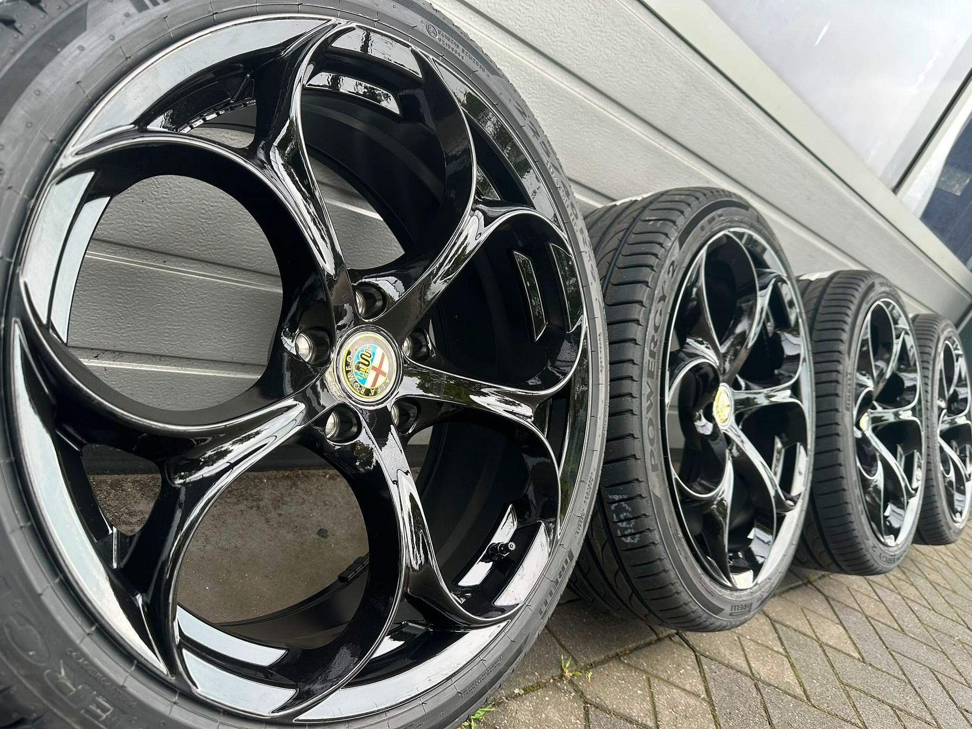 19 inc Alfa Romeo Giulietta Giulia Q 159 Brera velgen banden, 19 inch, -, -, Banden en Velgen