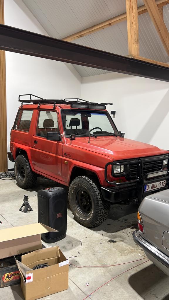 Daihatsu rocky 2.8d, Autos, Rouge, Achat, Rocky, Boîte manuelle