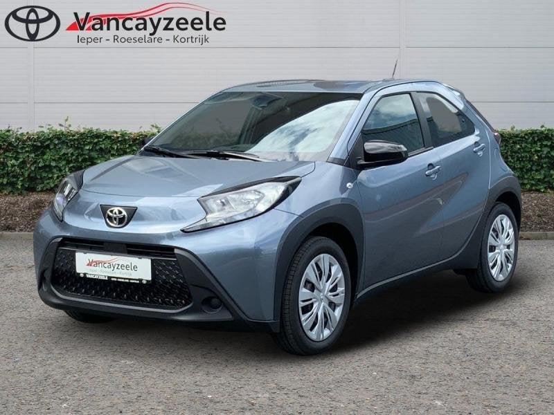 Toyota Aygo play+comfortpack+cam+applecarp, Autos, Toyota, Argent ou Gris, Achat, Euro 6, Boîte manuelle