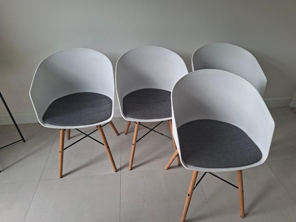 6 chaises de salle à manger blanches, assise grise, pieds en, Enlèvement, Blanc, Tissus