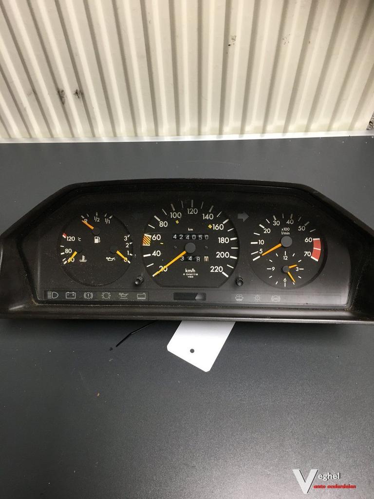 Mercedes W124  Benzine   124 542 7206    Km Tellerklok, Auto-onderdelen, Dashboard en Schakelaars, Gebruikt, Ophalen of Verzenden