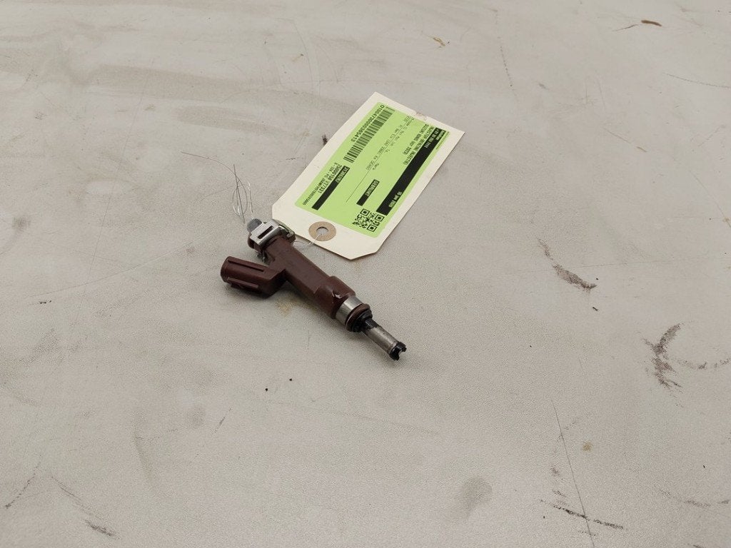 INJECTEUR Ignis (MF) (|313062R7|1571062R70000|1571062R70|), DENSO EUROPE B.V., Info@denso.nl, Utilisé, Hogeweyselaan 165
1382 JL  Weesp, NL