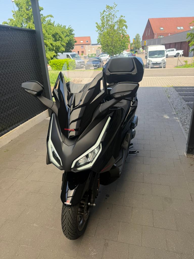Honda forza 125cc special edition met topkoffer, Motoren, Scooter, Nieuw, Particulier, 125 cc