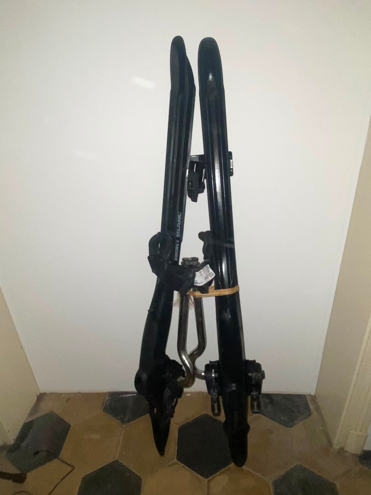 Mont Blanc RoofRush Twin Barracuda –dakdrager voor 2 fietsen, Ophalen, Gebruikt