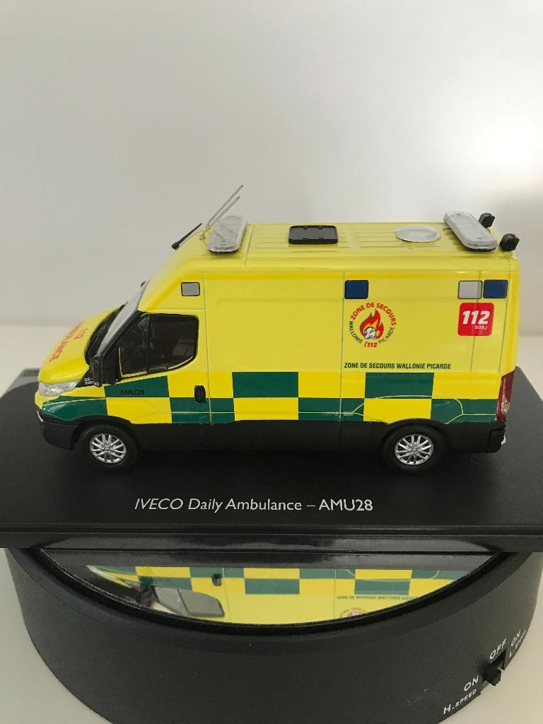 IVECO DAILY - AMBULANCE ZONE DE SECOURS WALLONIE PICARDE, Hobby & Loisirs créatifs, Voitures miniatures | 1:43, Neuf, Bus ou Camion