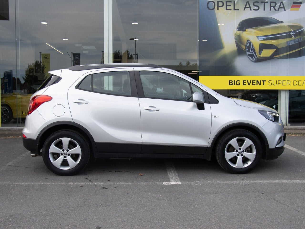 Opel Mokka X ENJOY 1.4 140pk MT6 |NAVIGATIE|CARPLAY|TREKHAA, Autos, 0 kg, Argent ou Gris, Euro 6, Noir