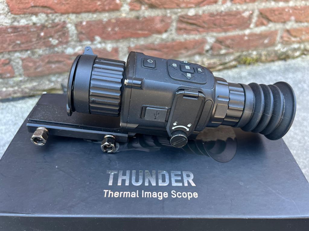 HIKMICRO Thunder (Pro) TE19 warmtebeeld‑nachtkijker, Sport en Fitness, Schietsport-accessoires, Ophalen of Verzenden, Zo goed als nieuw