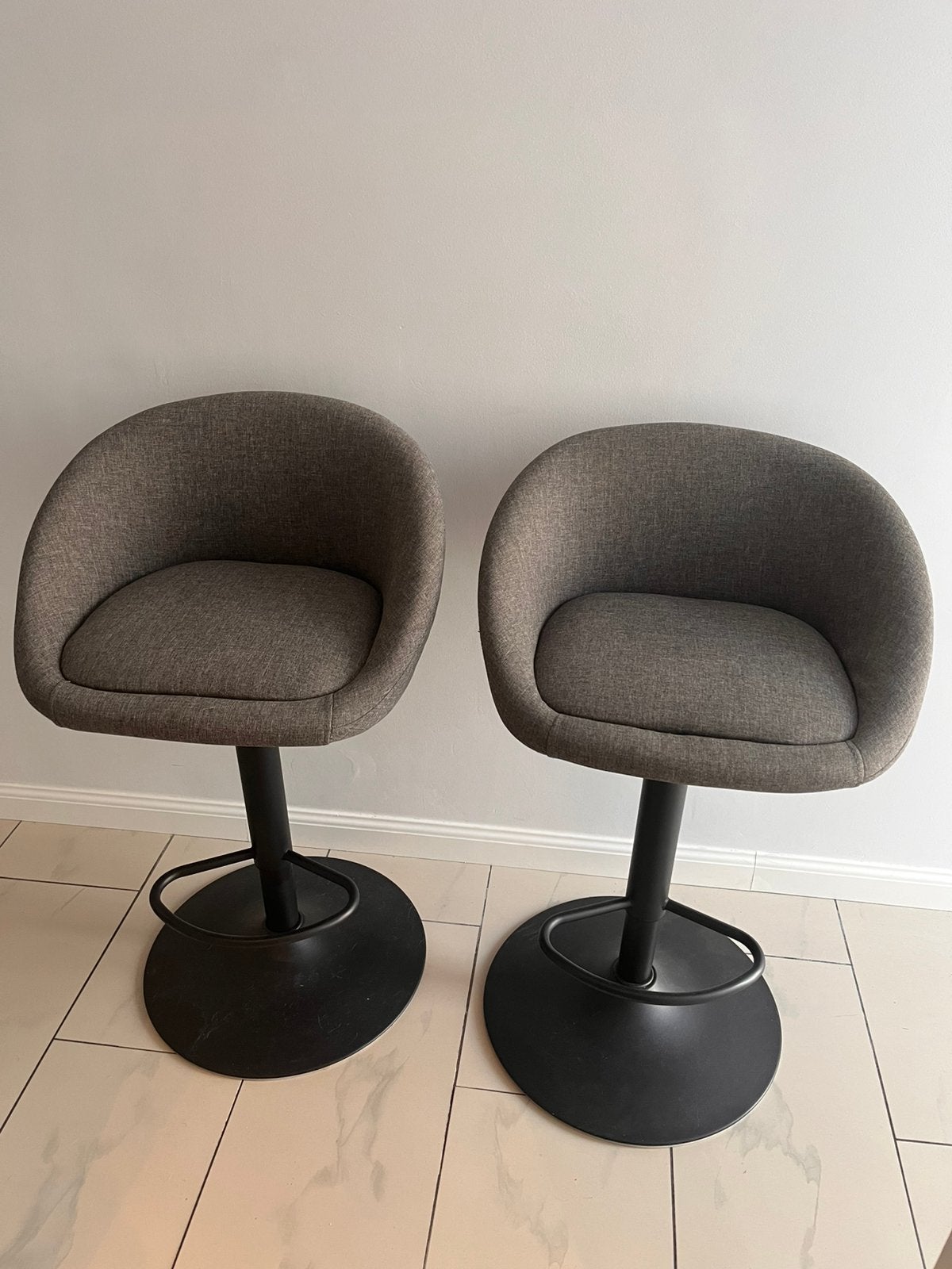 Stoelen/Barkrukken 2 stuks, Ophalen, Zo goed als nieuw