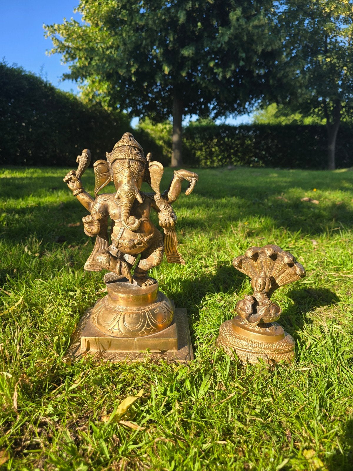 Ensemble de statues hindoues — Ganesha et Nāga, Enlèvement, Utilisé, Religion