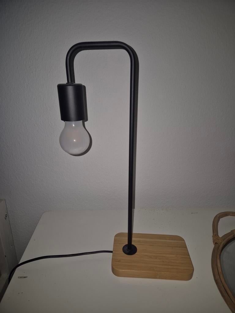 LAMPE MINIMALISTE, Métal