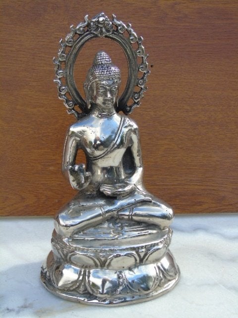 bouddha assis en bronze patiné, soldé !!!, Neuf, Enlèvement ou Envoi, Argenté, Autres matériaux