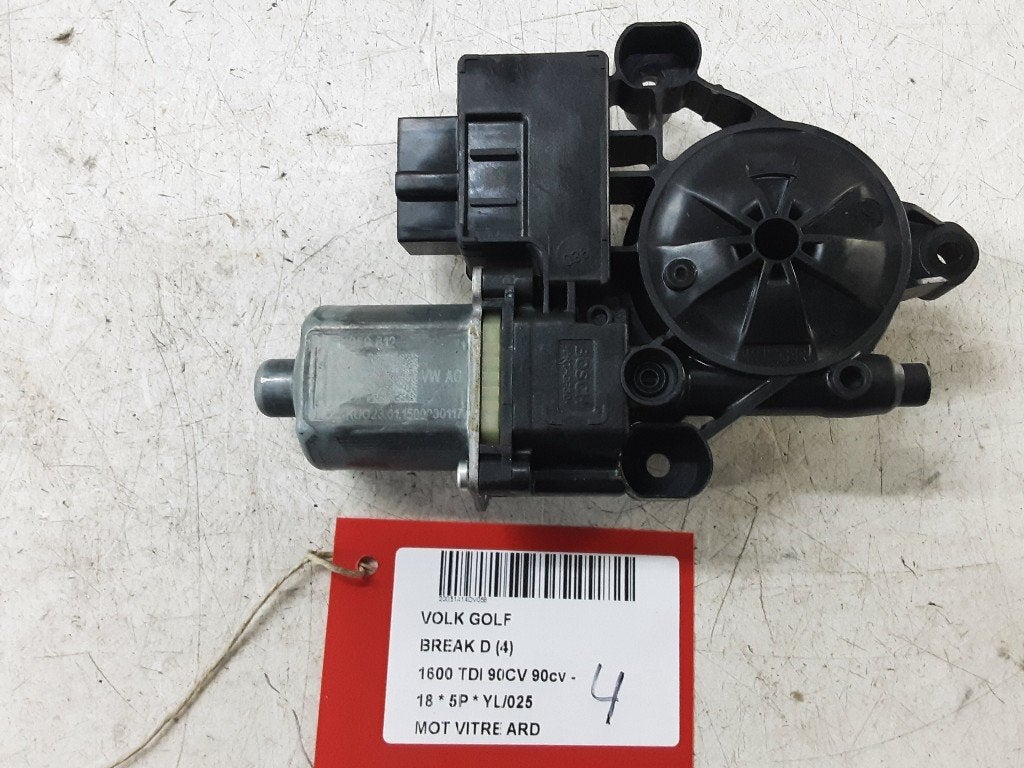 MOTEUR LEVE VITRE ELECTRIQUE ARRIÈRE DROIT (5Q0959812), Autos : Pièces & Accessoires, Volkswagen, Mevr. I. Hauben, Utilisé, Arrière