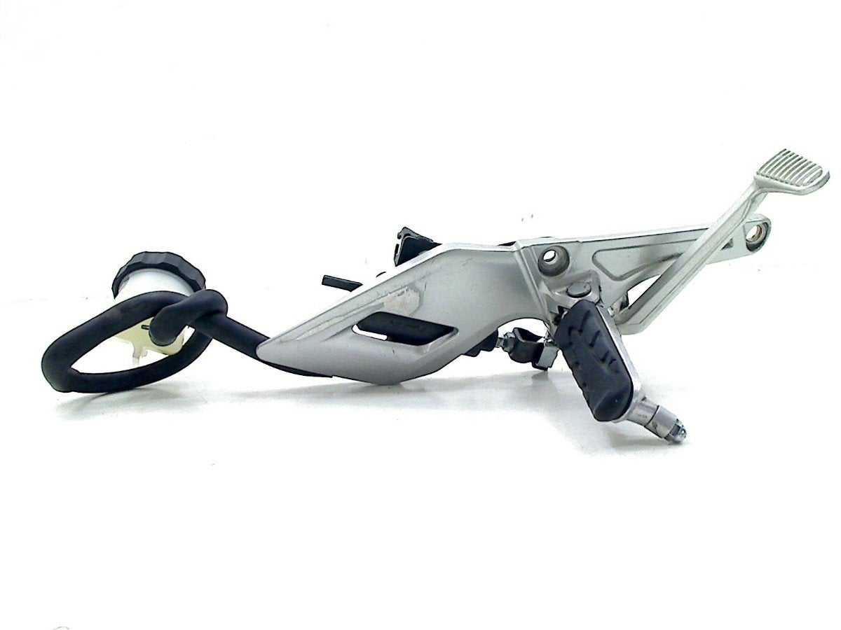 SCHETSPLAAT RECHTS VOOR Honda VFR 1200 F (VFR1200 + DCT), Dhr. S. di Majo, Gebruikt, Info@cama-motorparts.nl, P.J. Troelstraweg 8 8
3144 CX  MAASSLUIS, NL
