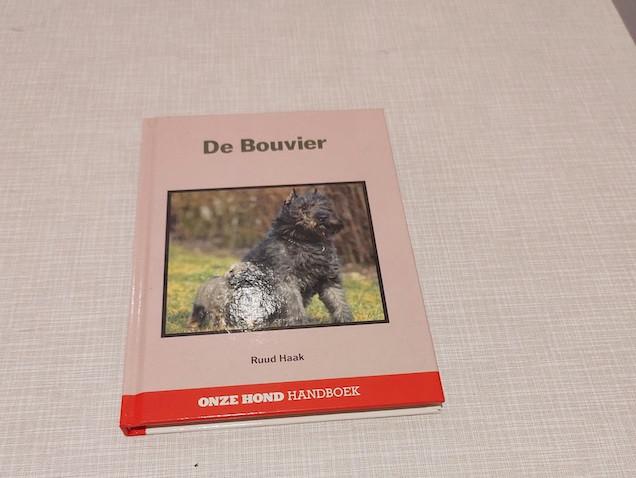 handboek Bouvier + diverse magazines woef over bouvier, Enlèvement, Utilisé