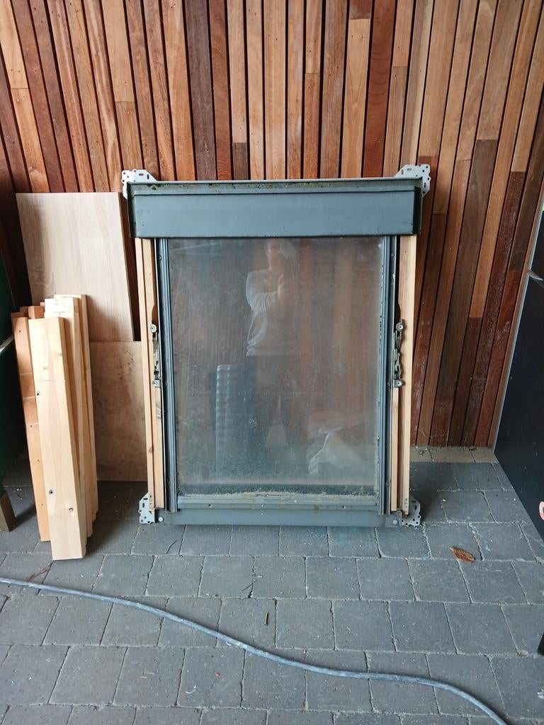 Velux dakraam M04, Doe-het-zelf en Bouw, Ophalen, Gebruikt, Minder dan 80 cm, 80 tot 120 cm