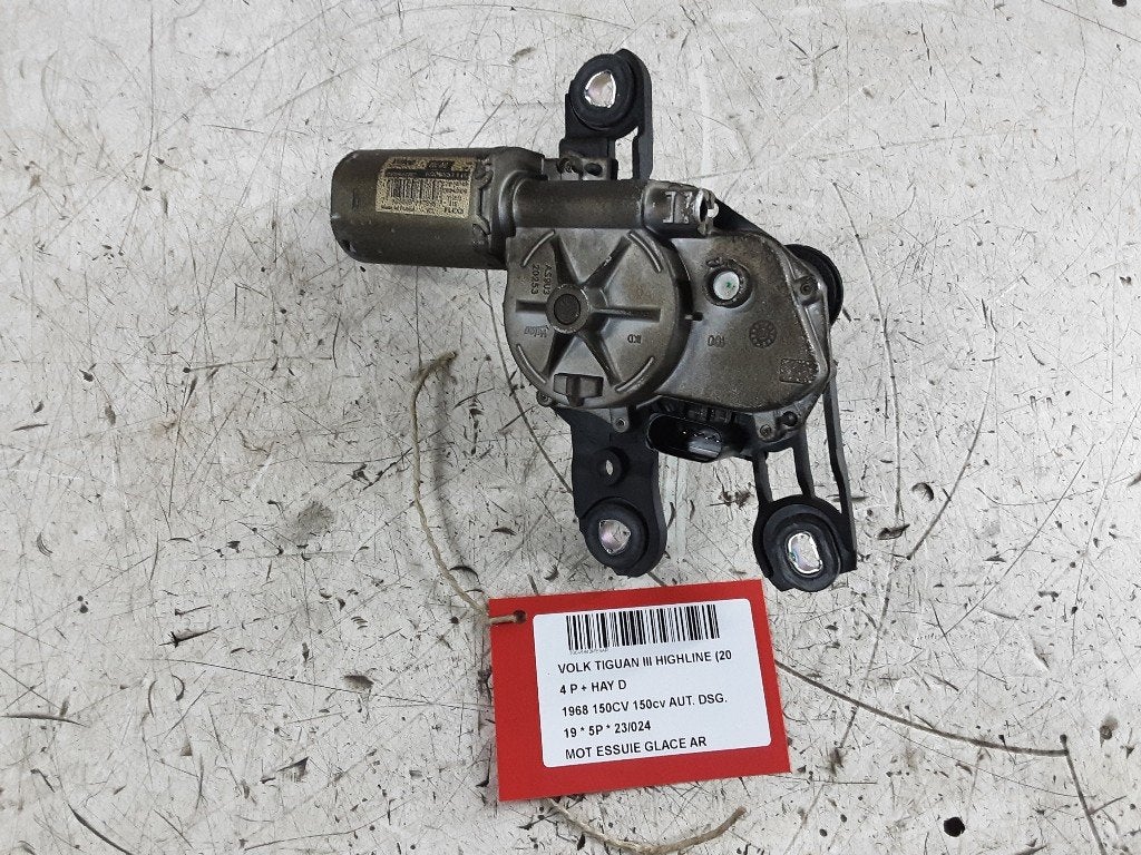 MOTEUR ESSUIE-GLACE ARRIÈRE Tiguan (AD1) (C28441607), Volkswagen, Mevr. I. Hauben, Utilisé, Rue de l'Espoir 34 34
4030  GRIVEGNÉE, BE