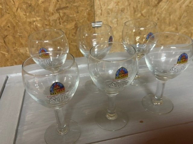 6 leffe glazen 33 cl, Verzamelen, Ophalen, Zo goed als nieuw, Bierglas