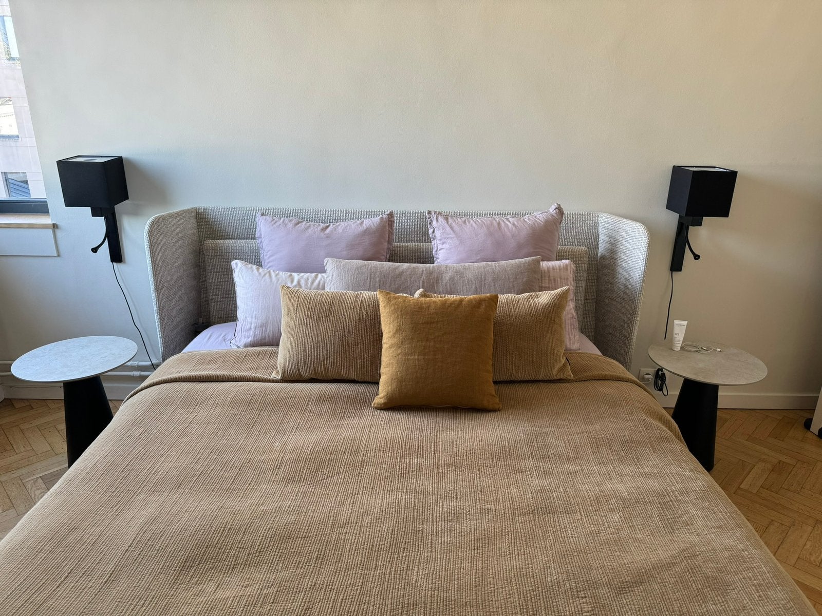 Lit 180 boconcept  style hotel, Huis en Inrichting, Ophalen, Grijs, Stof, 200 cm