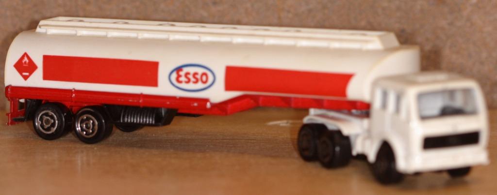 Majorette:  Mercedes Esso Trailer, Enlèvement ou Envoi, Utilisé, Bus ou Camion