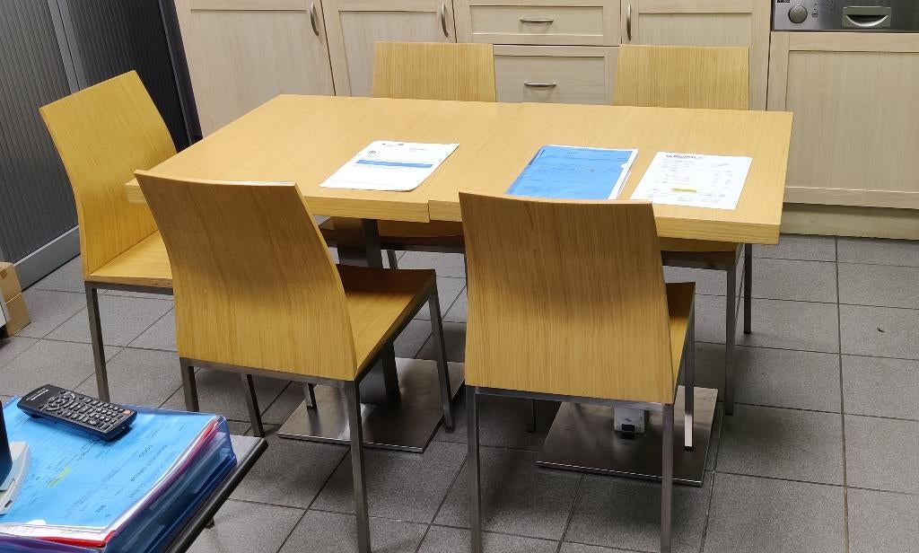 Table et chaise de réfectoire ou cuisine, Enlèvement