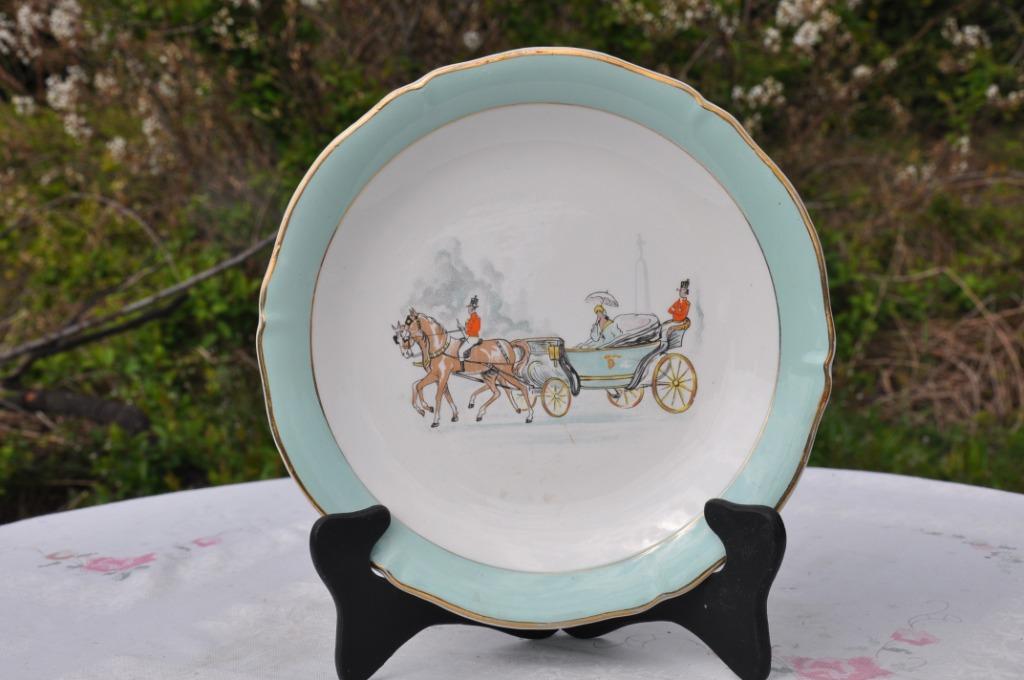 assiette decorative decor calèche (1), Antiquités & Art, Enlèvement ou Envoi