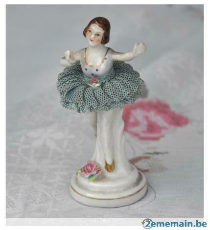 statuette ballerine  en porcelaine et dentelle n°9, Antiquités & Art, Art | Sculptures & Bois, Enlèvement ou Envoi