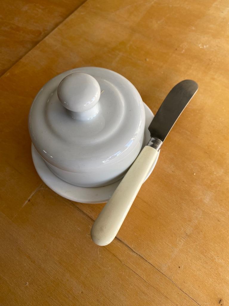 Botervlootje met botermes, Ophalen, Nieuw, Porselein, Schaal of Schalen