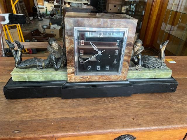 Art deco klok marmer met zamak vrouwen, Ophalen