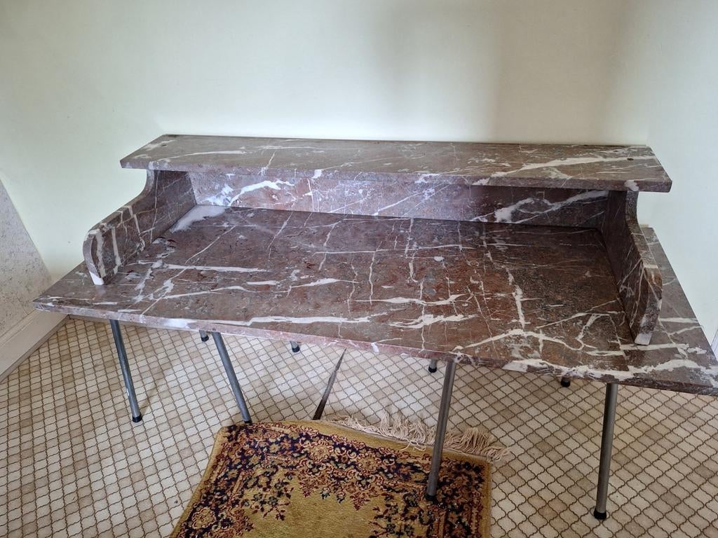 Plateau de décoration en marbre, Enlèvement