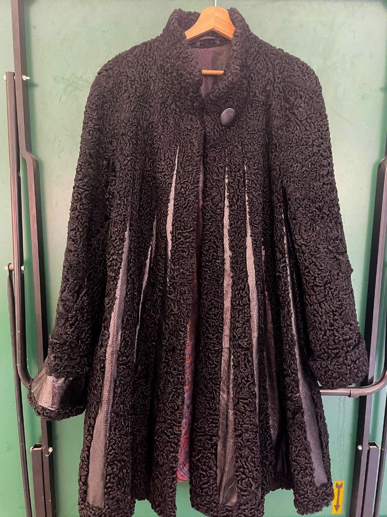 vintage astrakan lange damesmantel, Taille 46/48 (XL) ou plus grande, Enlèvement ou Envoi, Comme neuf, Schrader