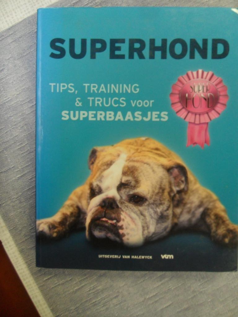 superhond, Ophalen of Verzenden, Zo goed als nieuw